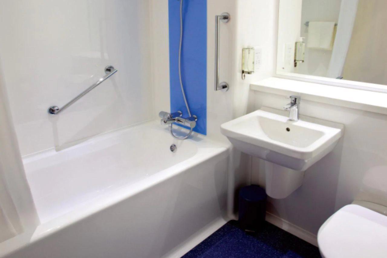 Travelodge Rugeley Exterior foto